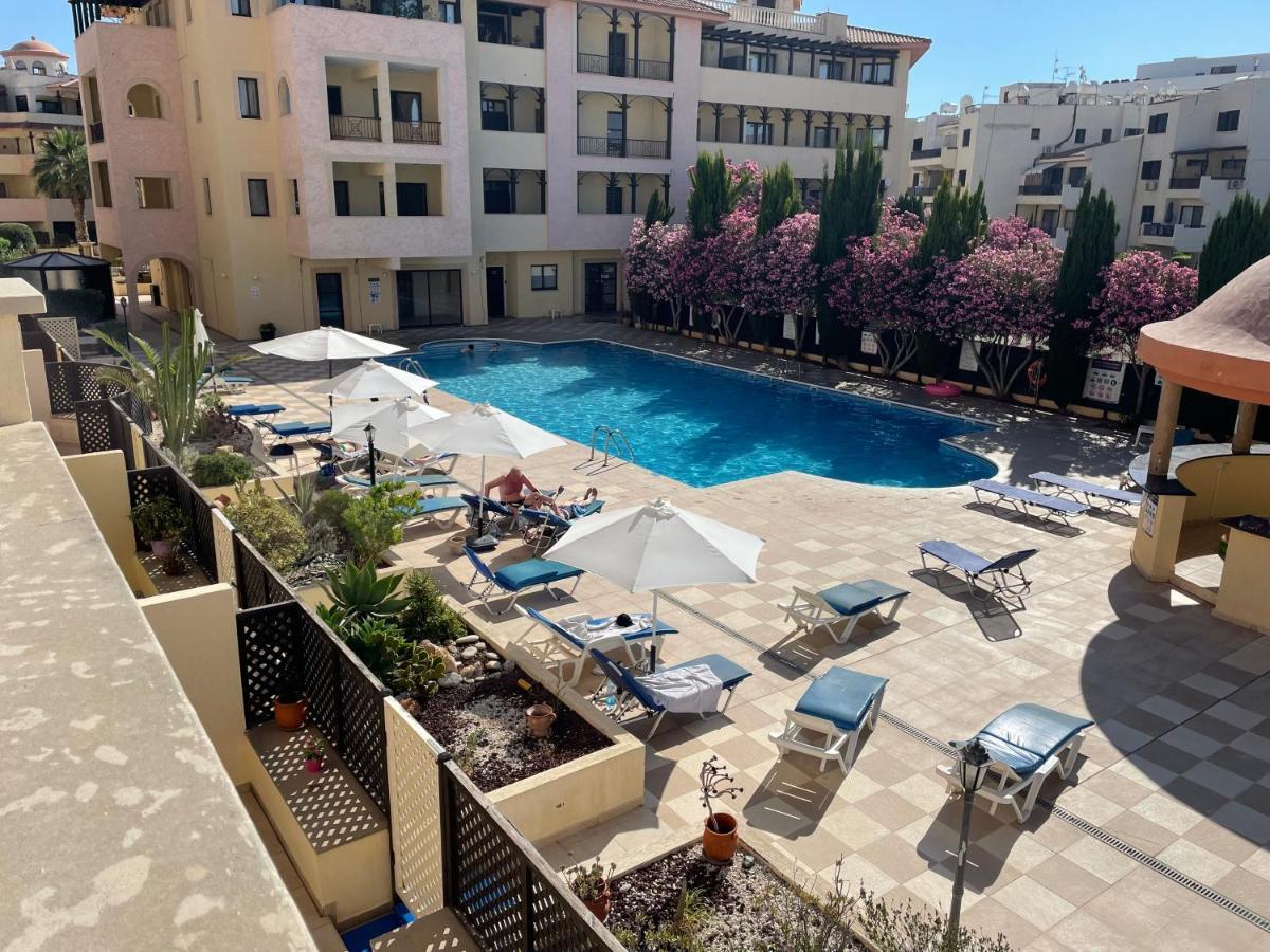 Pool Side 2 Bedroom Queens Gardens Complex بافوس المظهر الخارجي الصورة