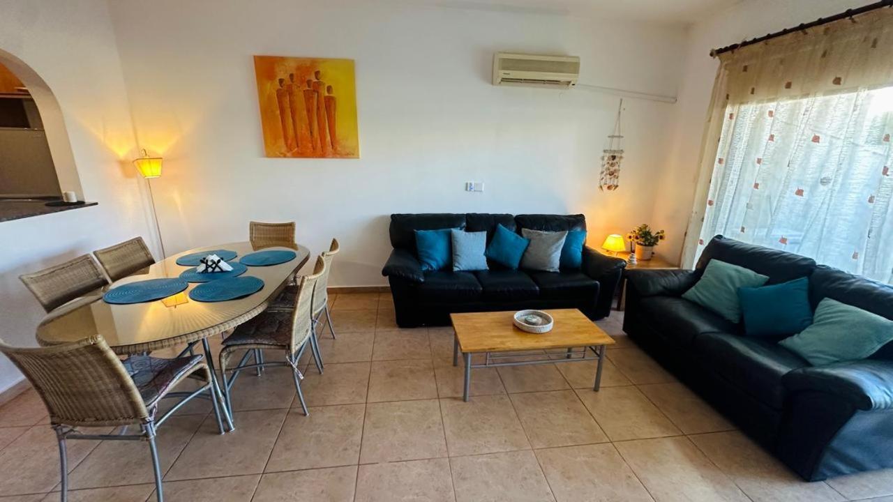 Pool Side 2 Bedroom Queens Gardens Complex بافوس المظهر الخارجي الصورة